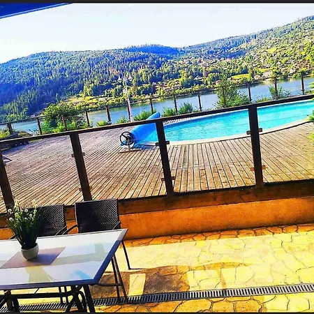 Beautiful Lakeside With Panoramic Views Gérardmer