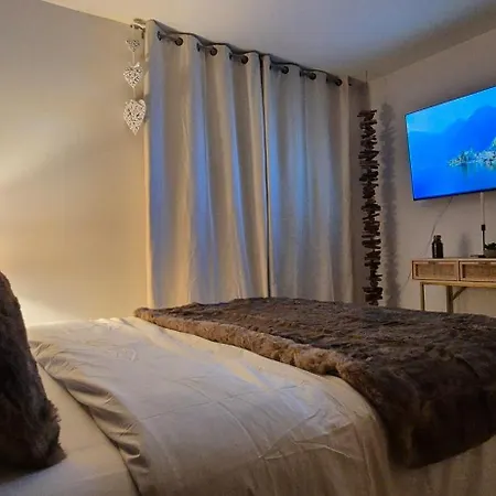 Beautiful Lakeside With Panoramic Views Apartment *