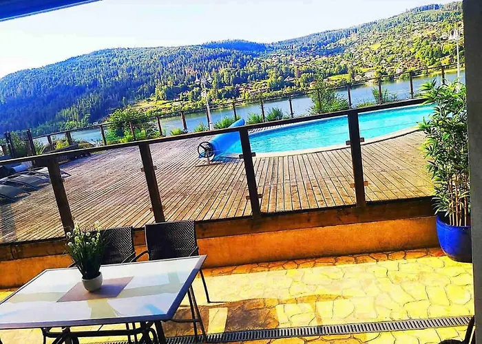 Beautiful Lakeside With Panoramic Views Gérardmer