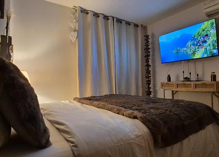 Beautiful Lakeside With Panoramic Views Apartmán *