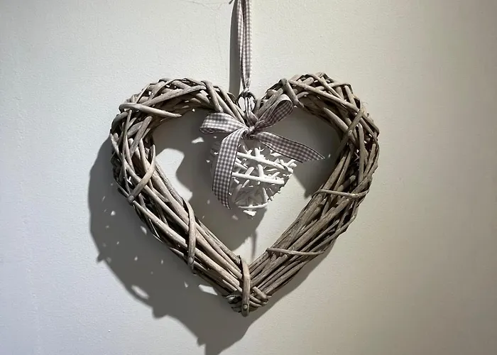 Beautiful Lakeside With Panoramic Views